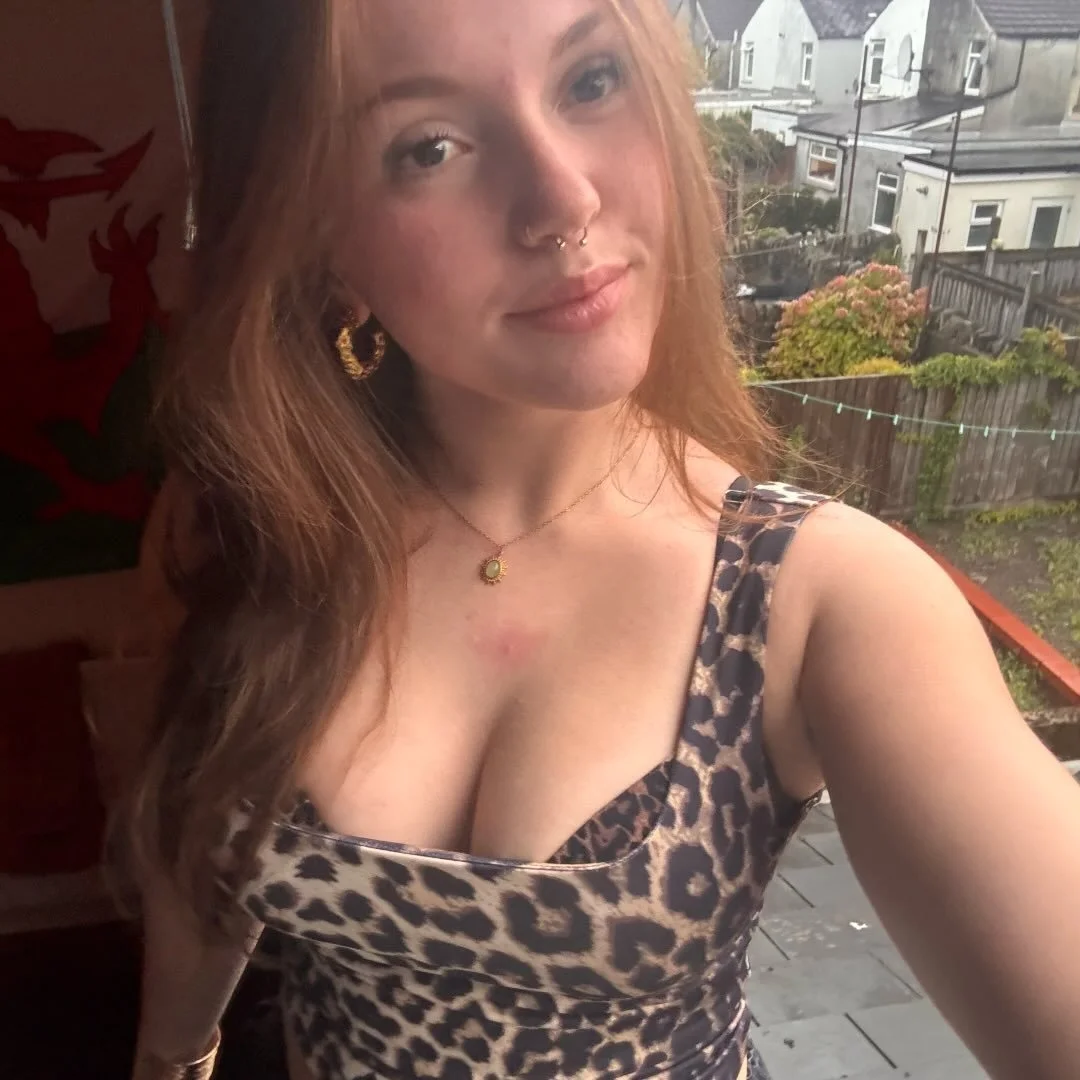 Ginger Redhead Teen Hattie Busty Boobs image 3