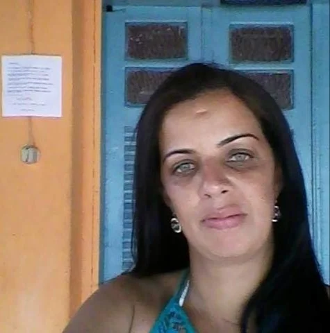 Coroa se exibindo pelada image 3