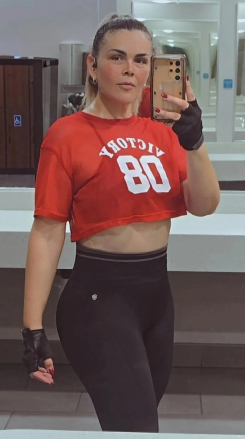 Thick Mexican milf can twerk that ass image 3