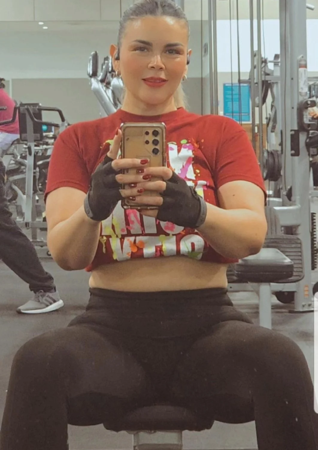 Thick Mexican milf can twerk that ass image 4