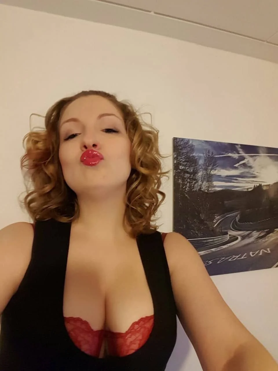 Julia, 28 German public slut image 5