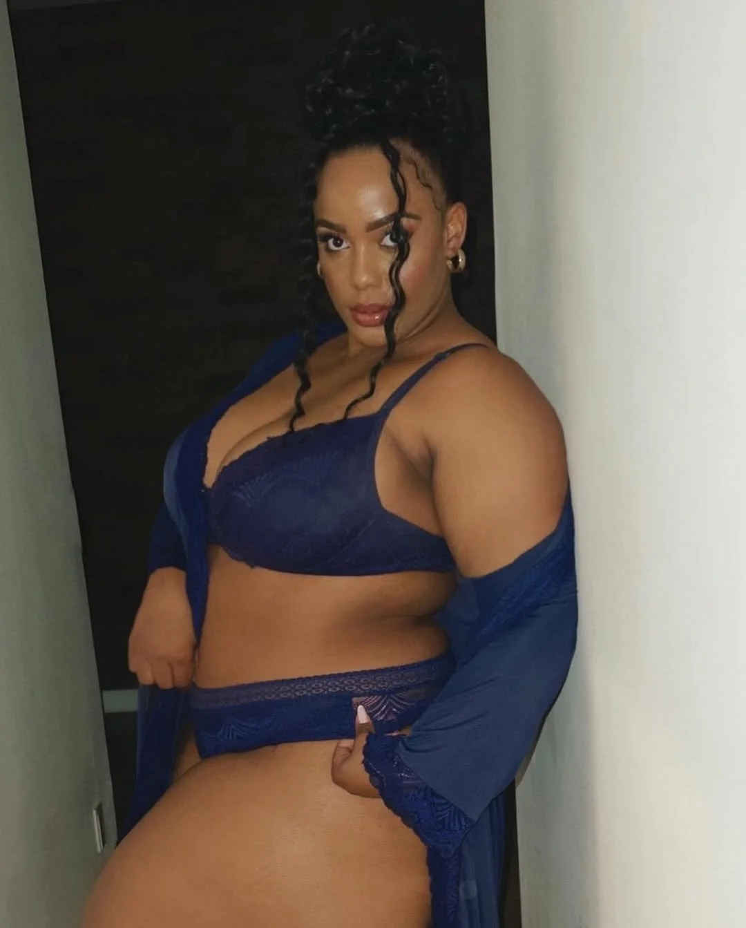 Thick ebony main image