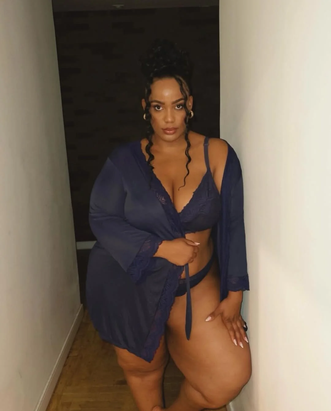 Thick ebony image 2