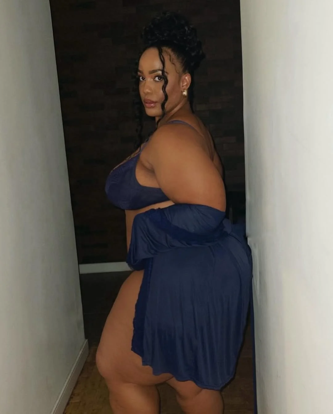 Thick ebony image 4