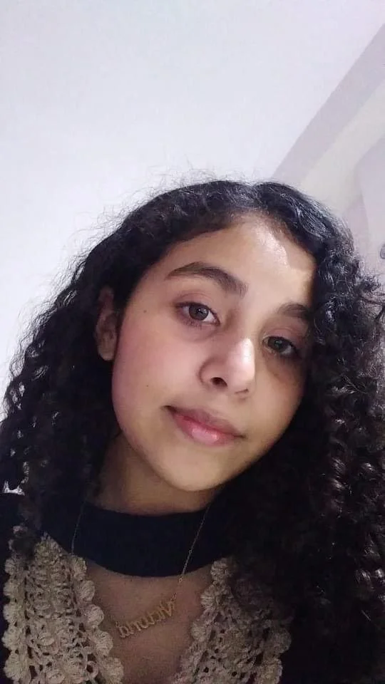 Otra colegiala super chichona image 2