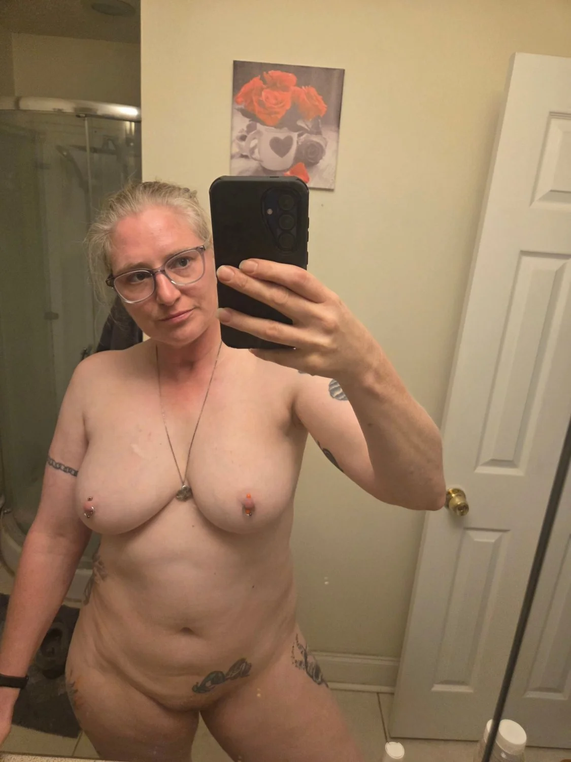 Dana the cougar puts on a great show image 21
