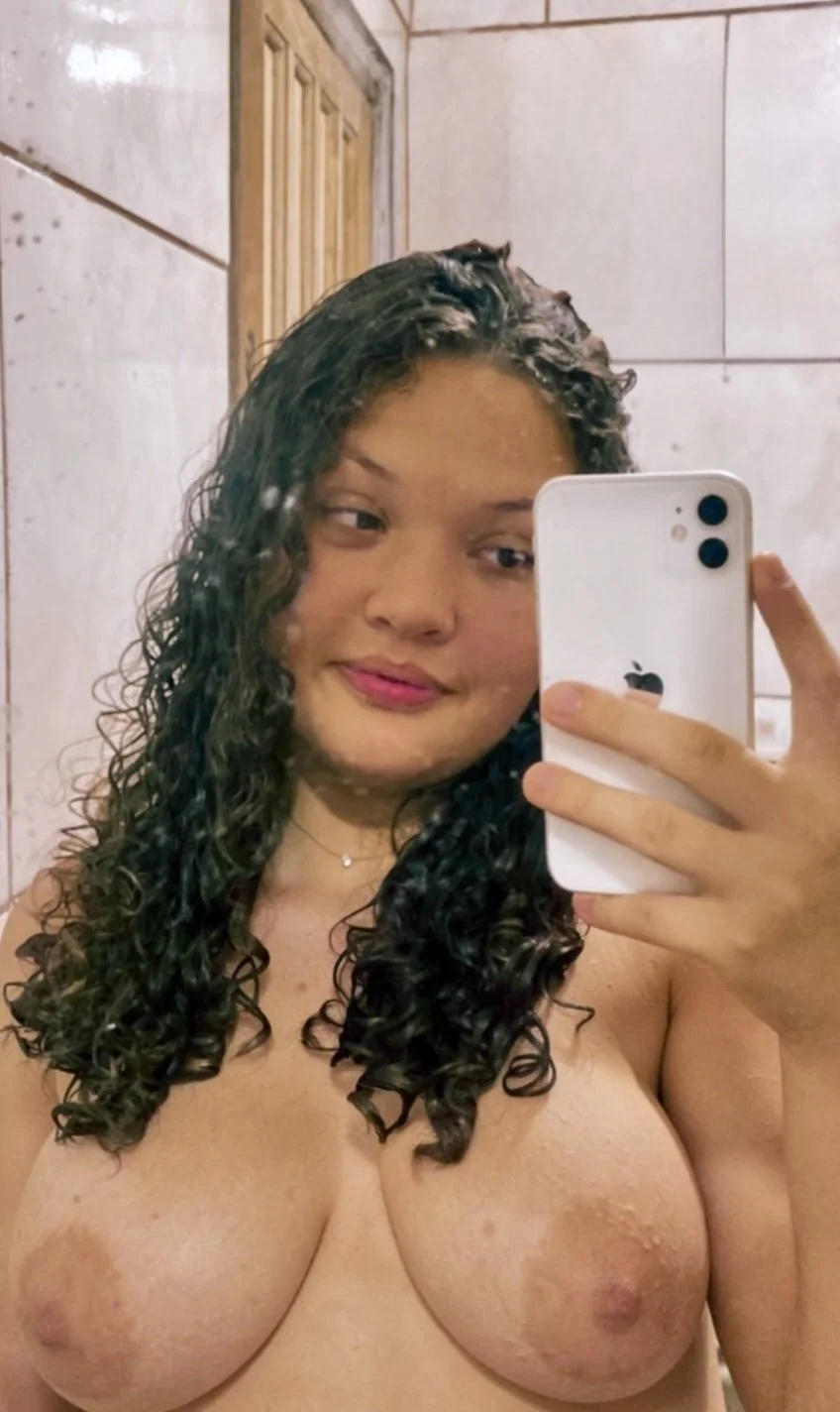 CASADA NOVINHA MOSTROU PEITOS E FOI VAZADA main image
