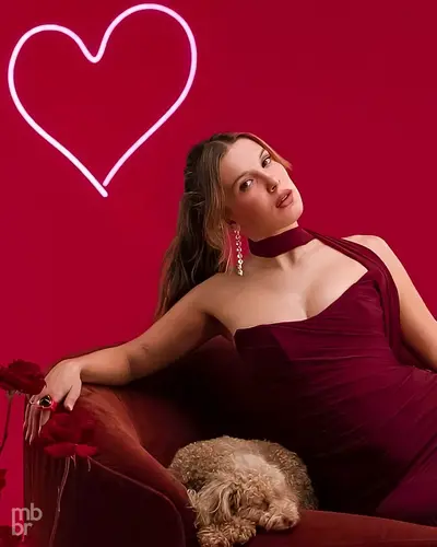 Tesão Mille falando bem sexy no nosso ouvido cover image
