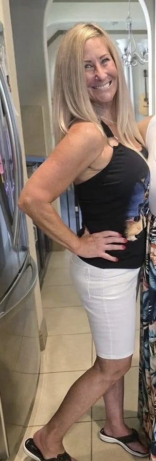Fine Texas MILF Patty sure loved having her huge fakies publicly exposed on camera image 18