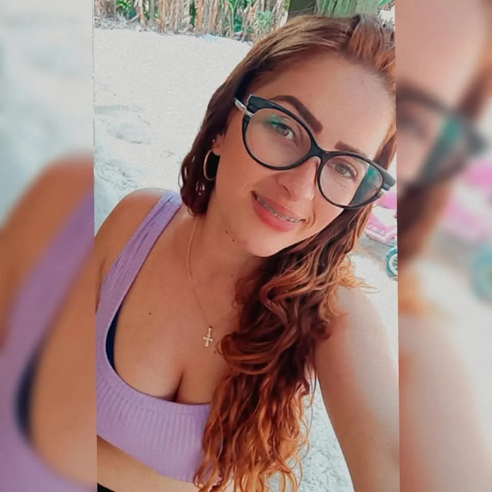 Adora se exibir image 2