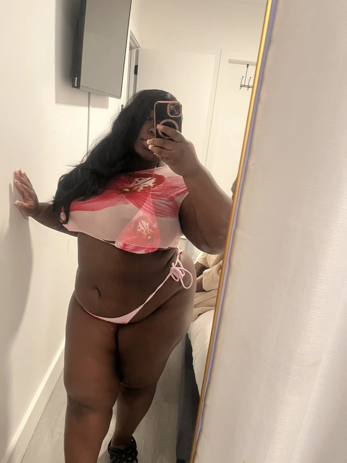 Bbw clapping cheeks 👀🔥💦 image 15