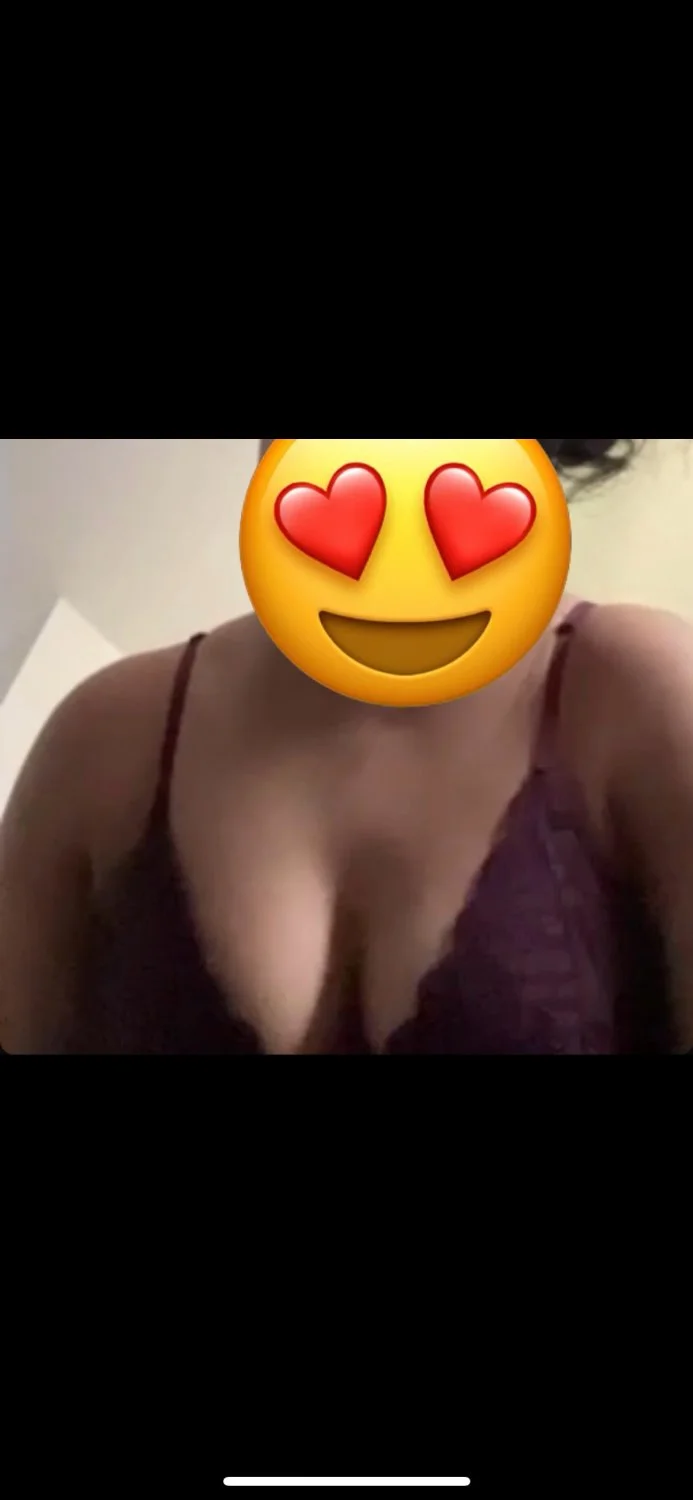Horny Bengali Bhabhi main image
