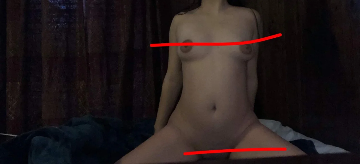 Sarah with big nips image 5