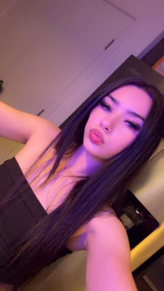 Bethel Park Snowbunny Brianna Be Selling it image 23
