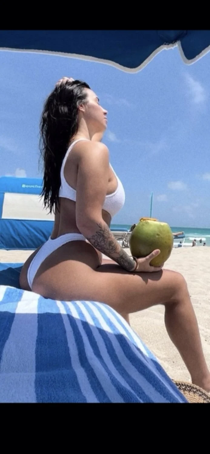 Curvy fitness MILF Kenzy doles image 14