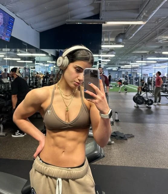 Sara saffari image 10