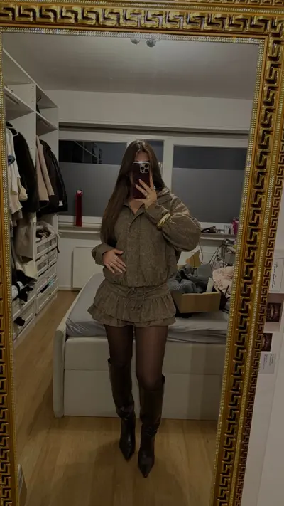 19yo german slut Lisa cover image