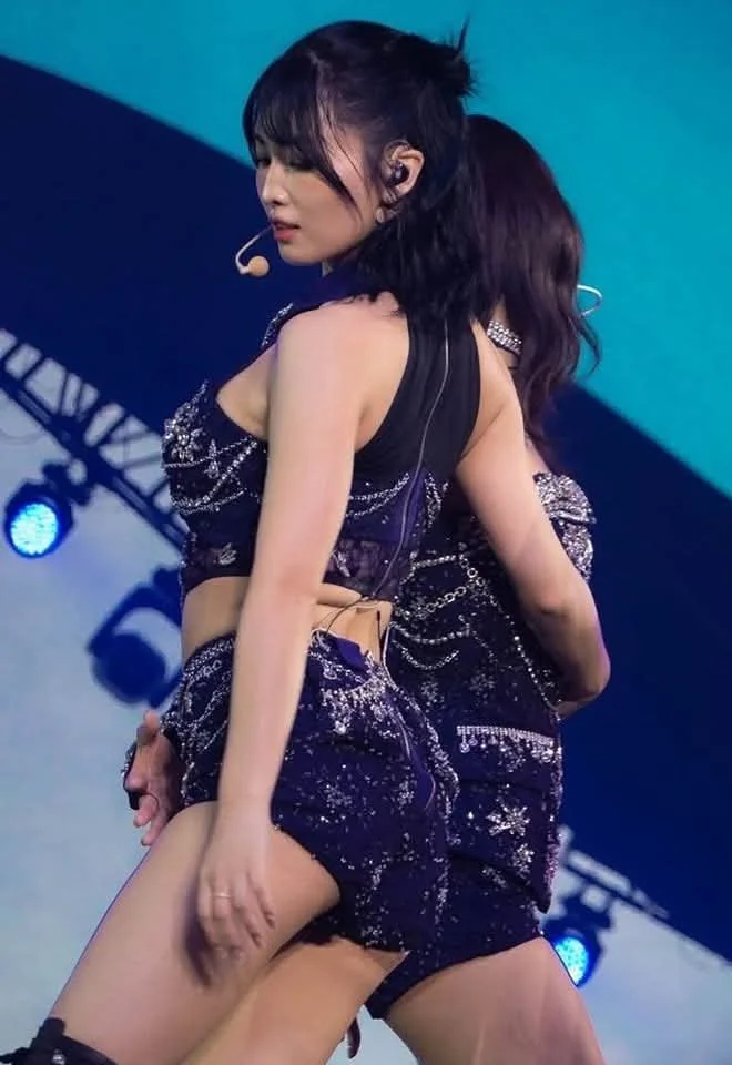 Momo (Twice) Pictures 27 image 13