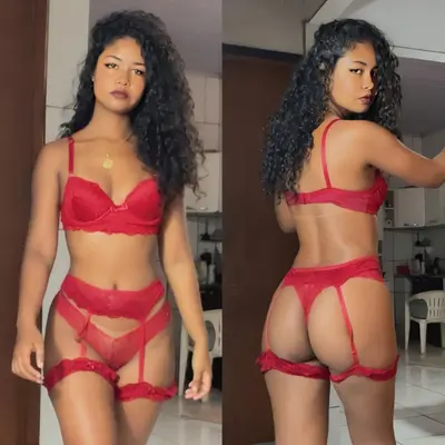 Morena bucetuda se mijando toda enquanto siririca cover image