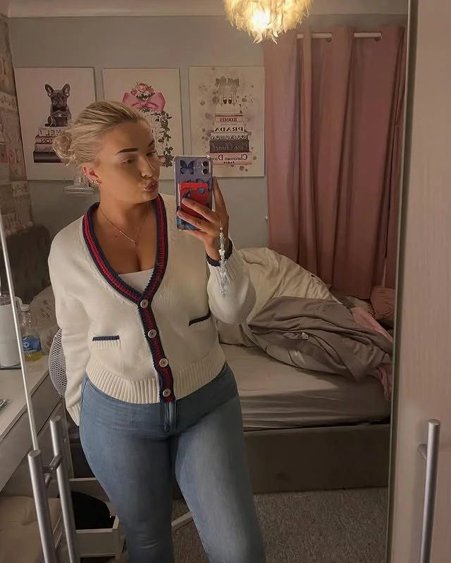 Thick UK Slut in Jeans main image