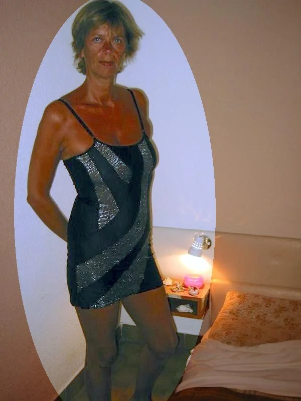 Howards wife image 18