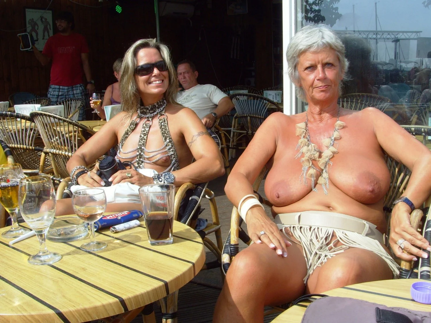 Howards wife image 27