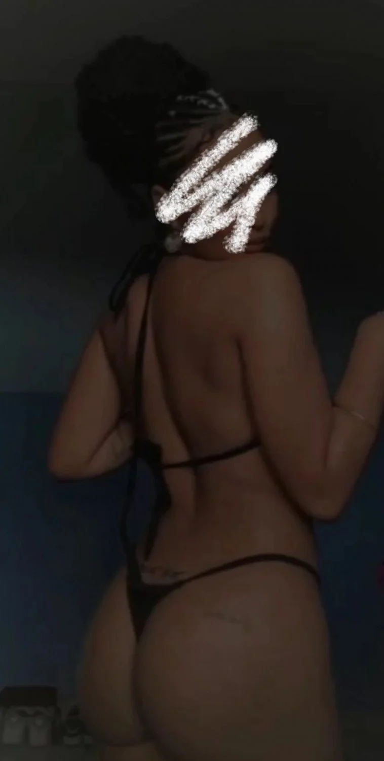 Novinha rabuda gostosa dando de quatro no pelo image 7