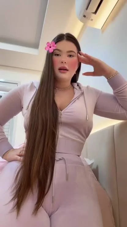Nicolly Carolina image 3