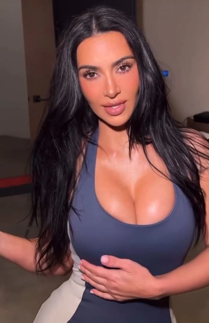 Kim K 💙 main image