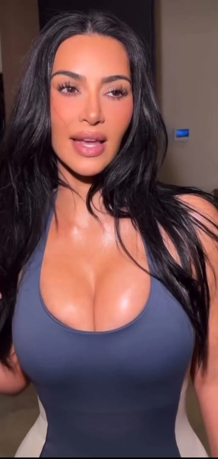 Kim K 💙 image 3