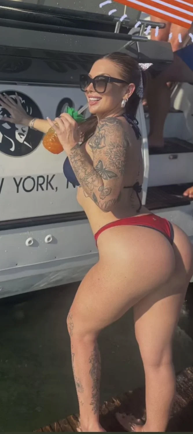 Florida milf Amberlyynicole image 5