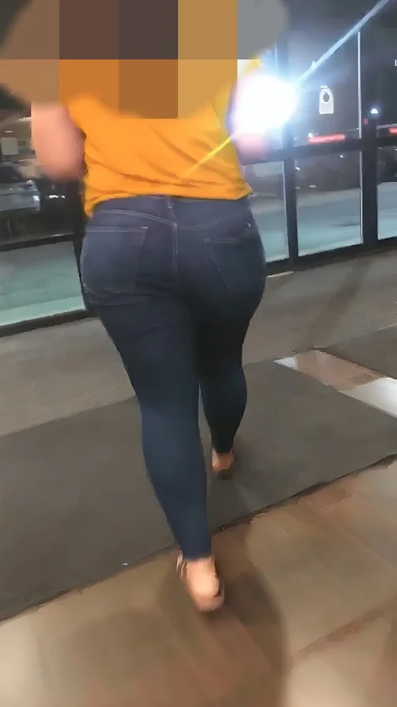 Tb to these creepshots of my moms fat ass after dinner image 2