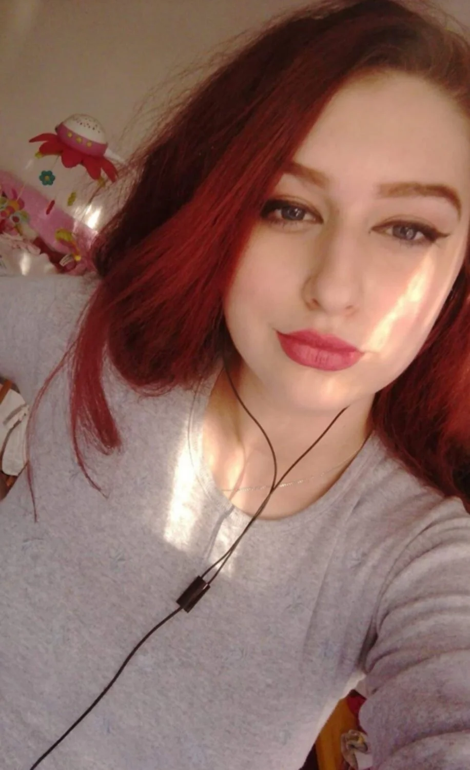 Romanian Slut Andrea Exposed image 5