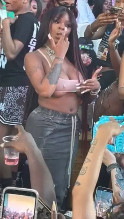 Best tits out rn and jt knows it cover image