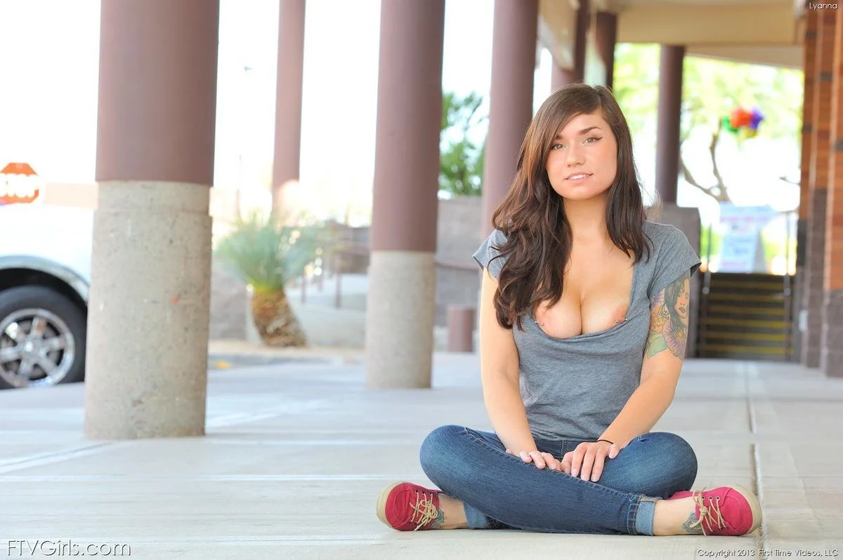Ellia aka Lyanna (Suicide Girls) image 16