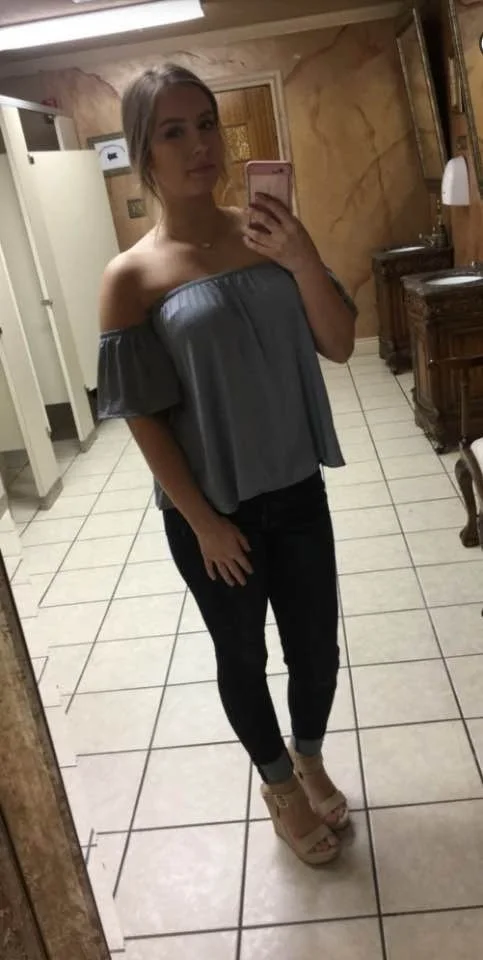 Ashley 18yo blonde gf exposed kik sendgfs22 to add your girl image 7