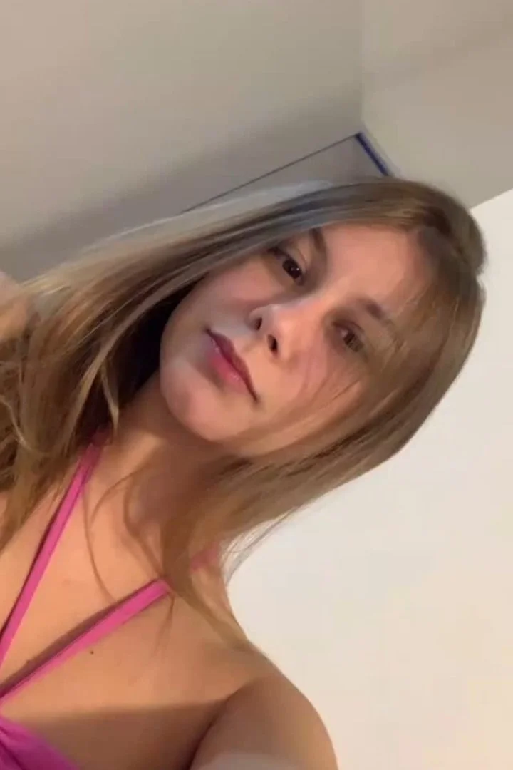 Priminha loira, gostosa e safada image 3