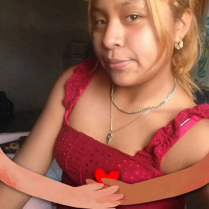 Hermanas calientes exhibiendo image 8