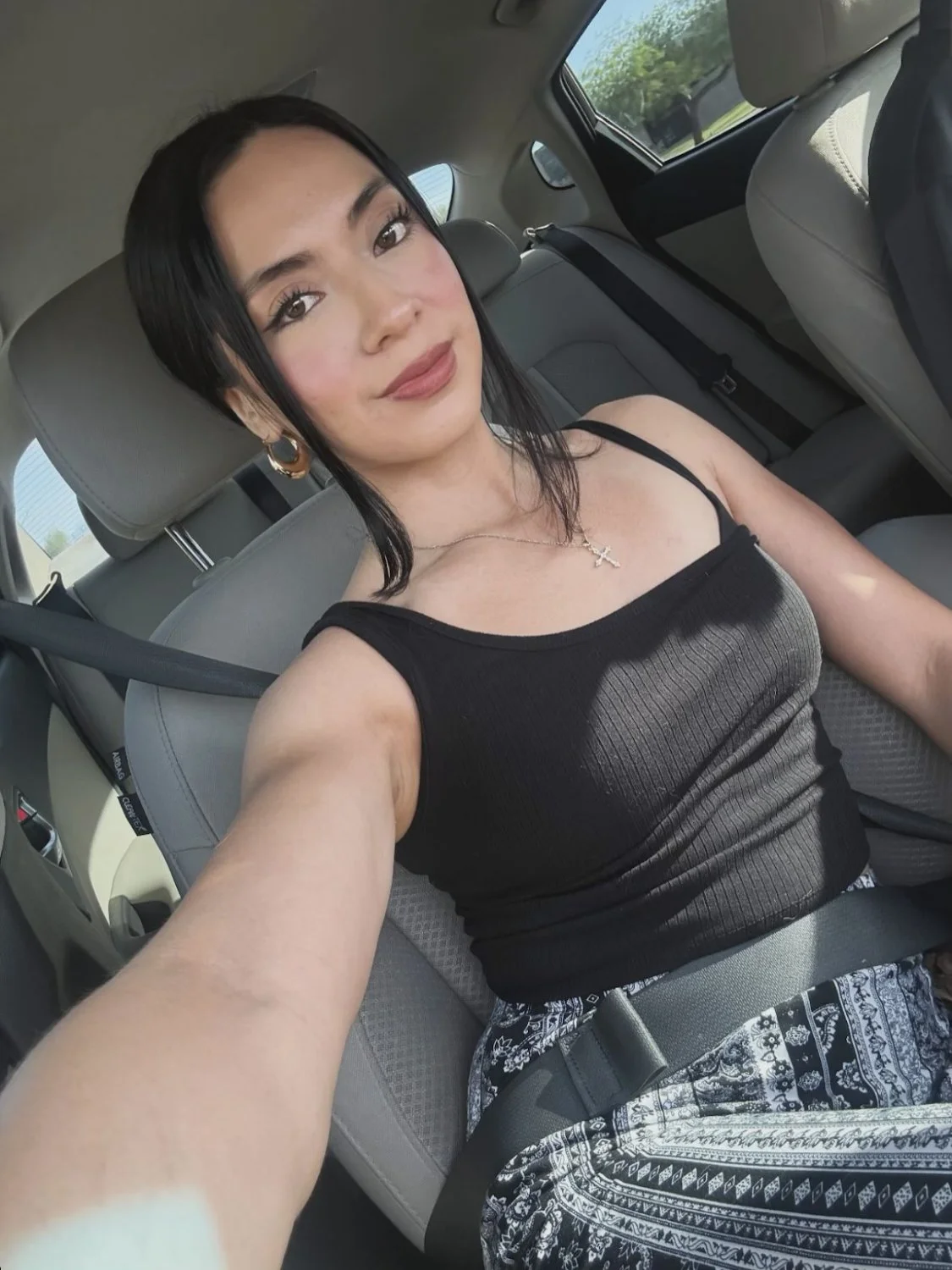 Would you fuck his GF? image 3