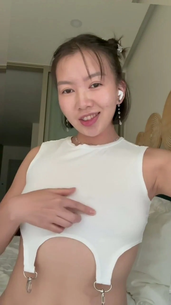 🔞 Sexy natural tits dripping cumming hard naked wet pussy 🍑💦 OF now main image