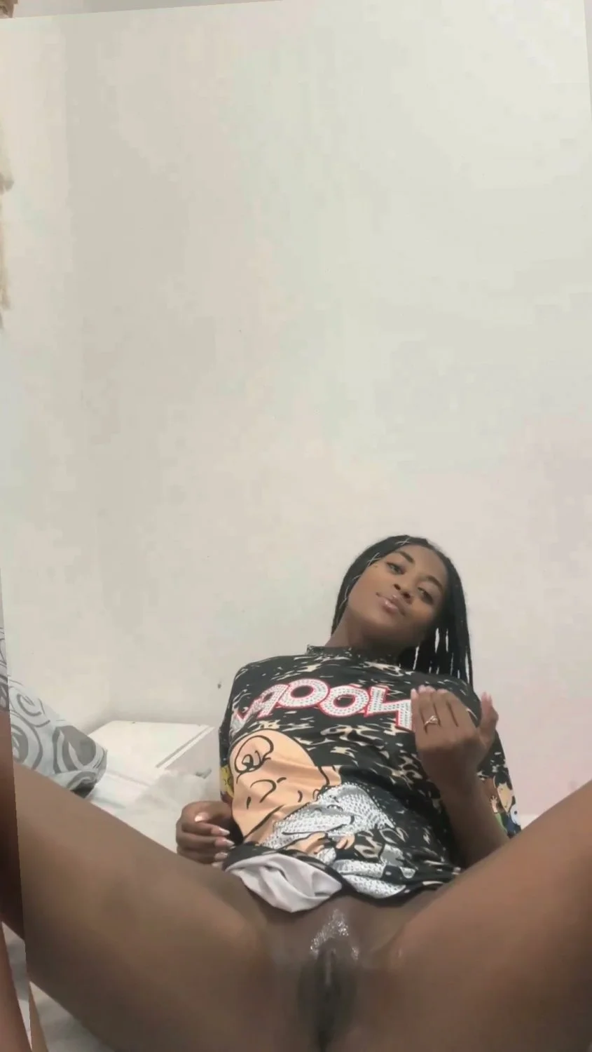 🔞 petite body hot slut pussy licking shaved pussy nude 🍑💦 OF main image