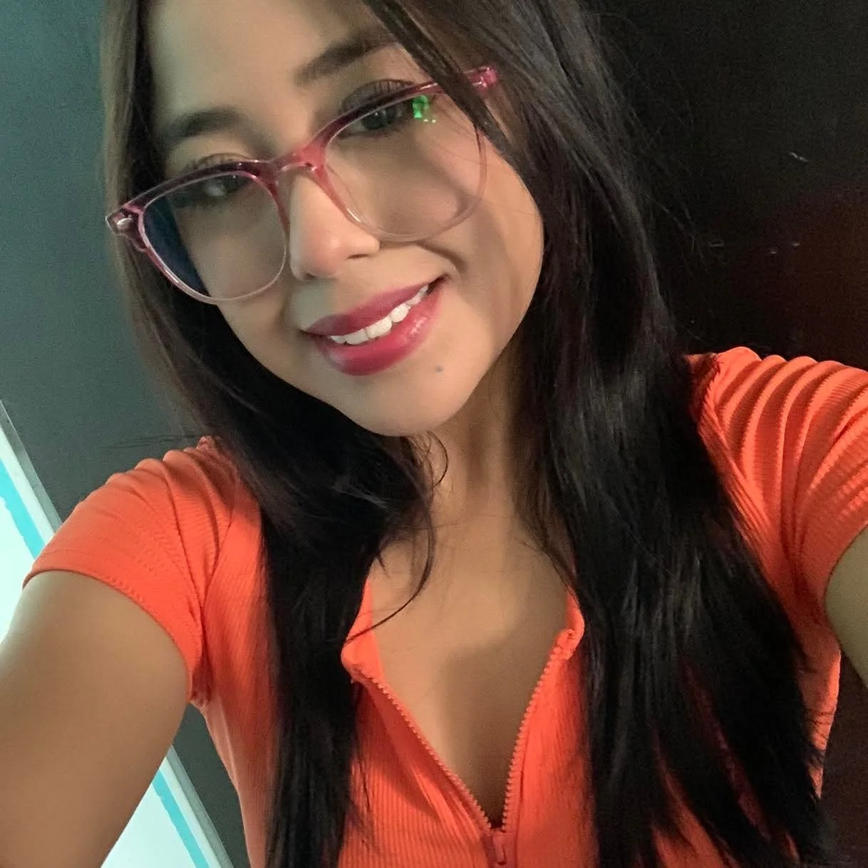 Hermosa chica flakita sexy image 9