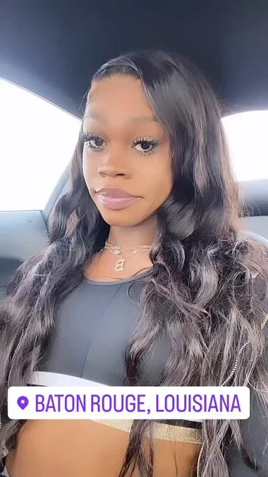 I'll fold if is see her 💦💦💦 image 4