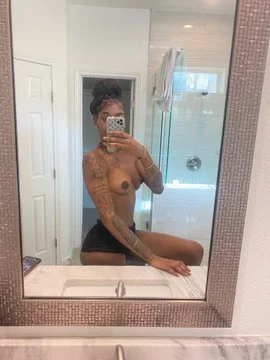 I'll fold if is see her 💦💦💦 image 5