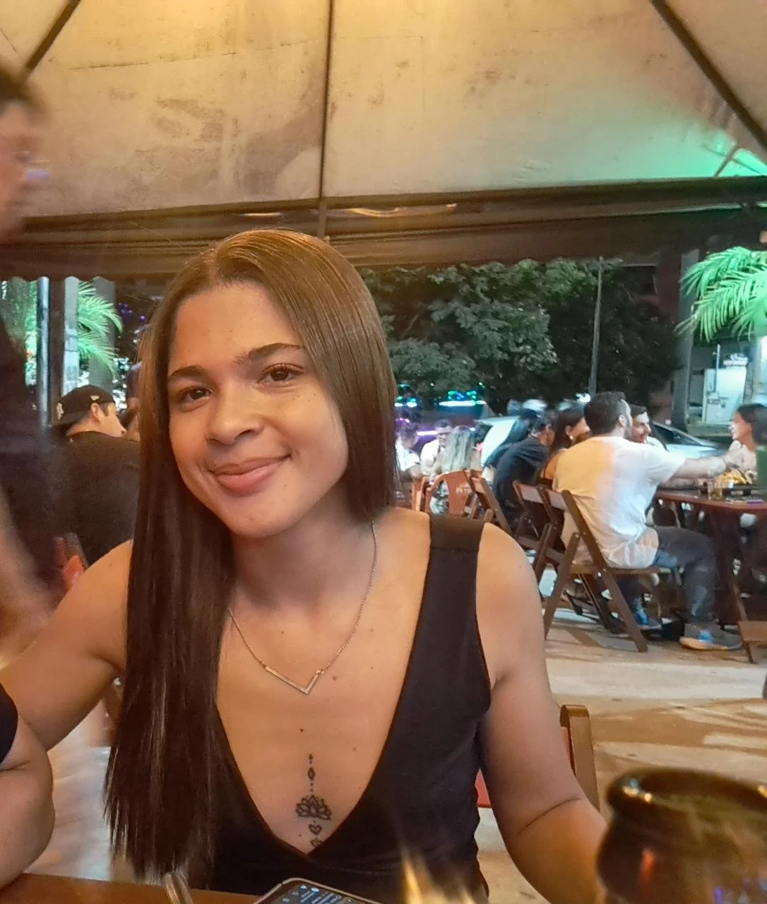 Boa pra ser botada no braço e ser fodida image 2