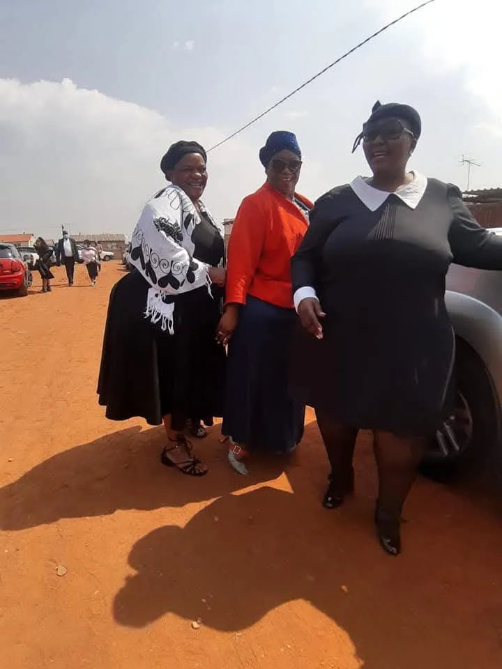 I would go to church everyday for these grannies 🍑🍆💦 image 3