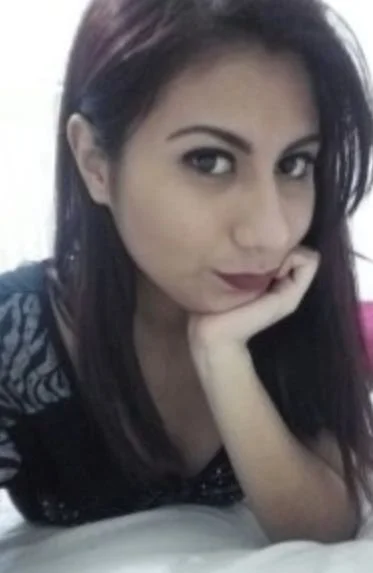 Deliciosa novia exhibida image 2