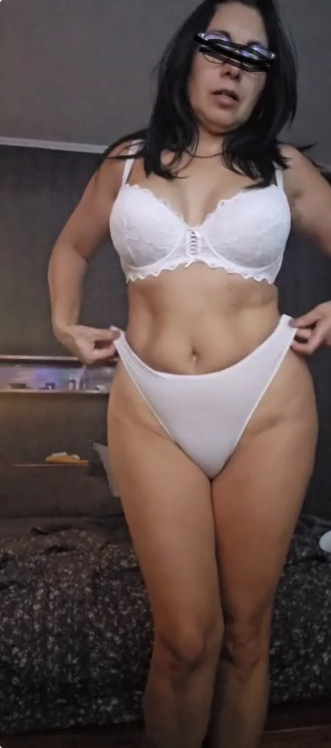 hot mom image 11