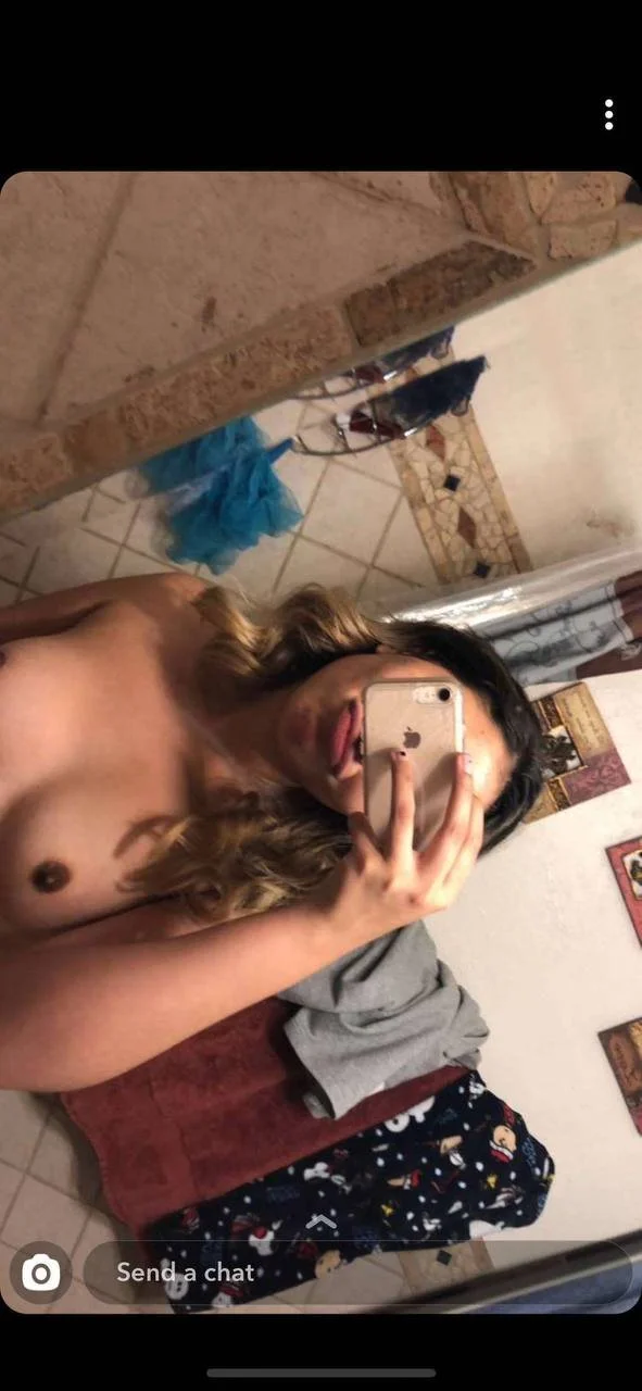 Latina submission image 4
