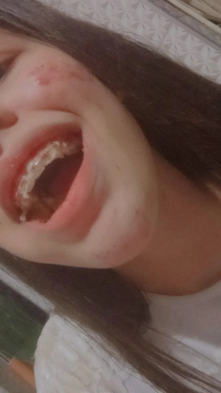 Isabella novinha de 18 piranha vazada image 2